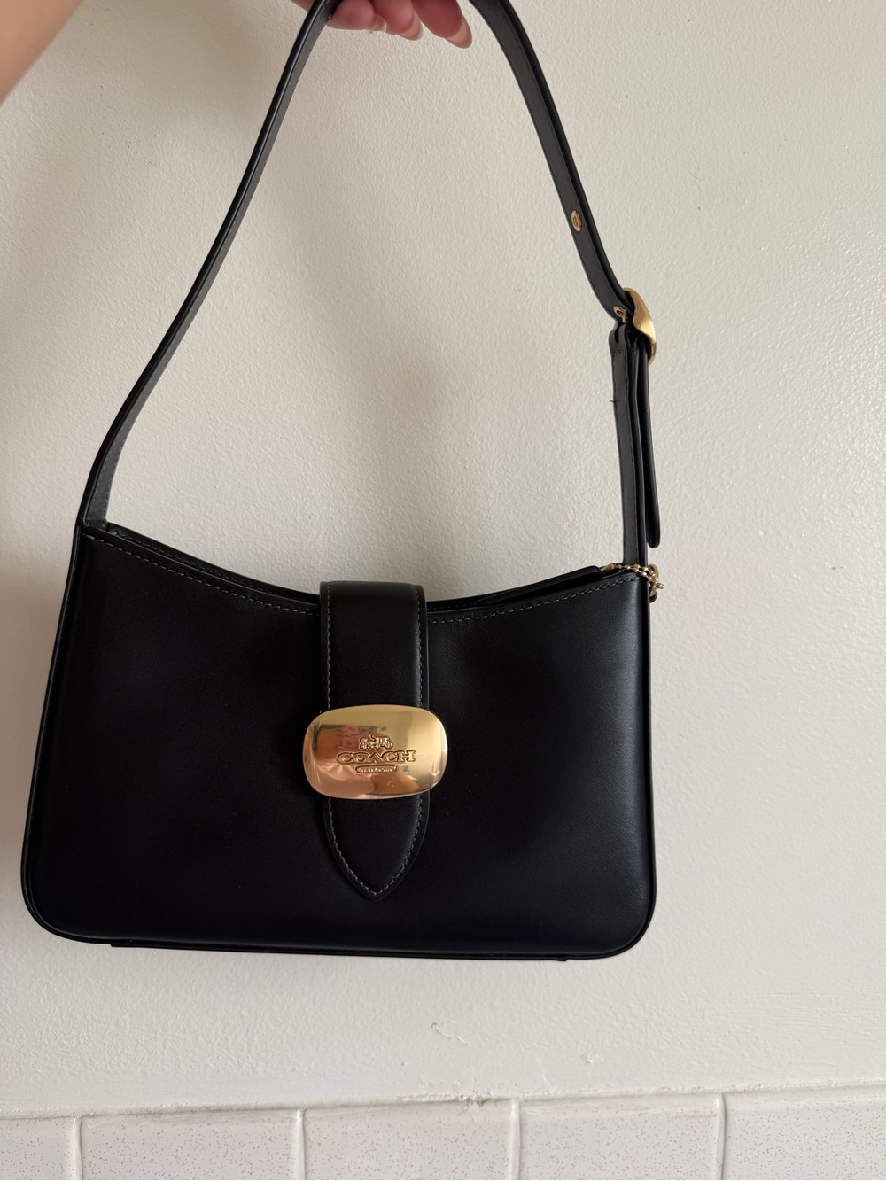 Coach Black Leather Shoulder Bag with Gold Hardware - Picture 1 of 5